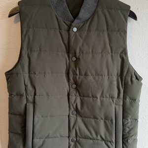 Suitsupply Dark Green Down Quilted Vest Size Small